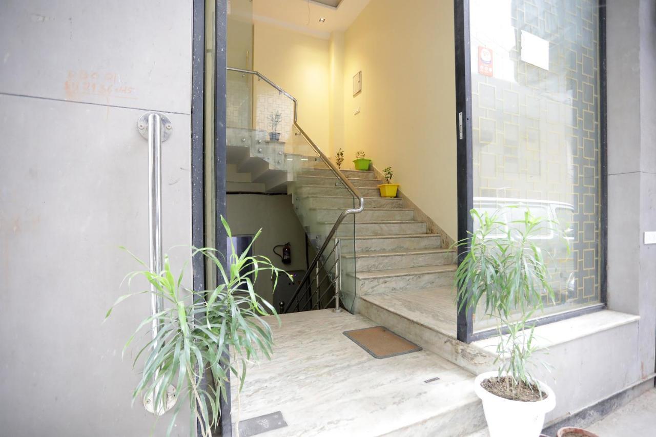 Hotel Good Vibe Near Delhi Igi Airport 뉴델리 외부 사진