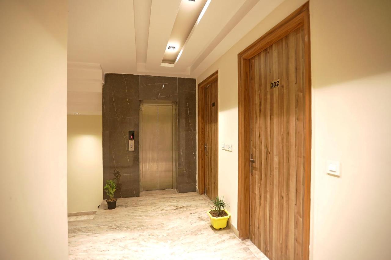 Hotel Good Vibe Near Delhi Igi Airport 뉴델리 외부 사진
