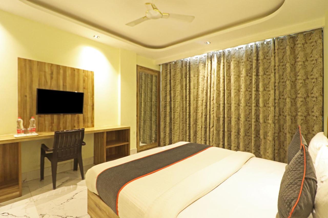 Hotel Good Vibe Near Delhi Igi Airport 뉴델리 외부 사진