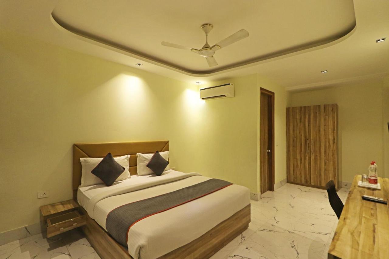 Hotel Good Vibe Near Delhi Igi Airport 뉴델리 외부 사진