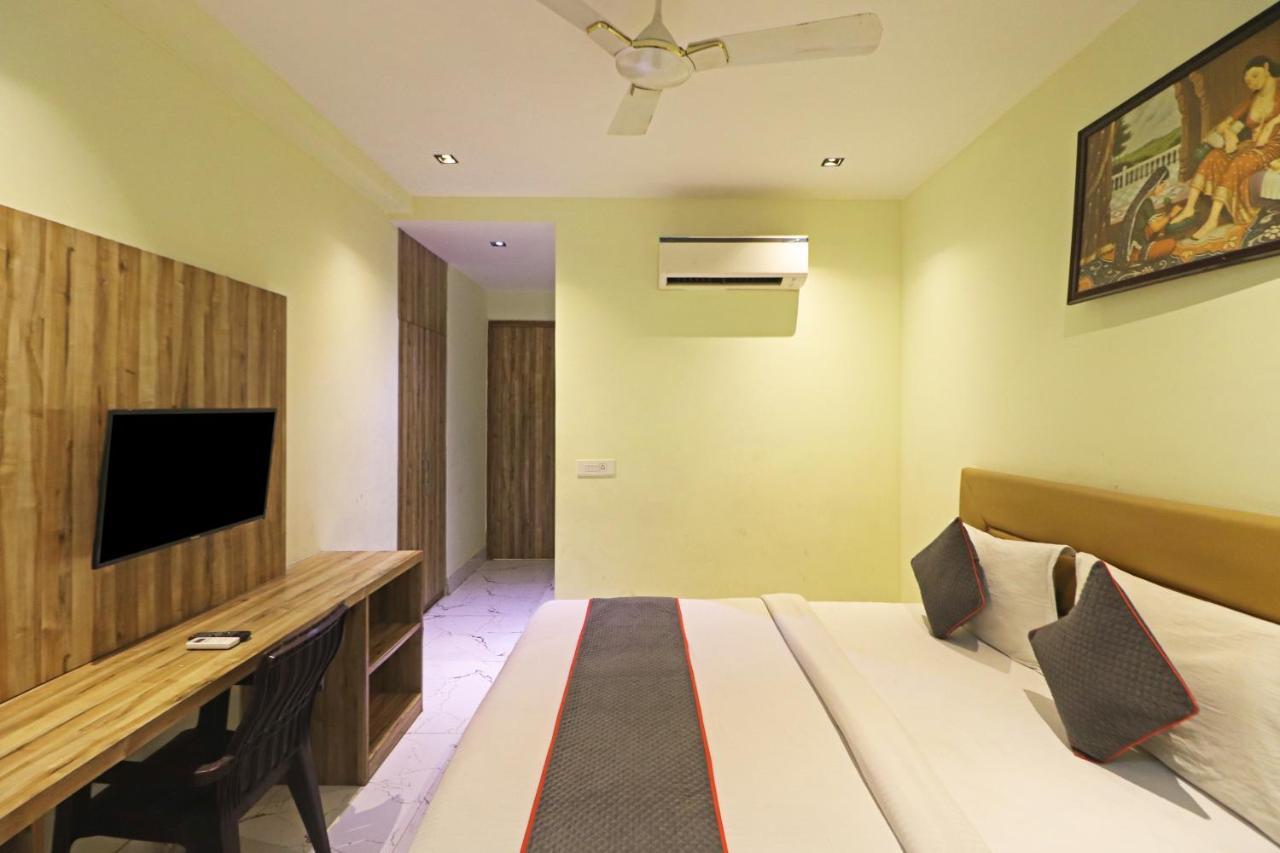 Hotel Good Vibe Near Delhi Igi Airport 뉴델리 외부 사진