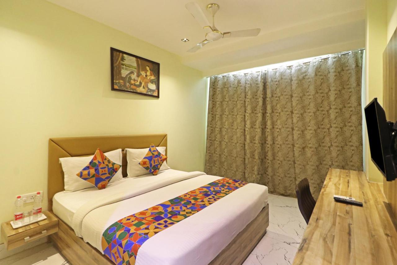 Hotel Good Vibe Near Delhi Igi Airport 뉴델리 외부 사진