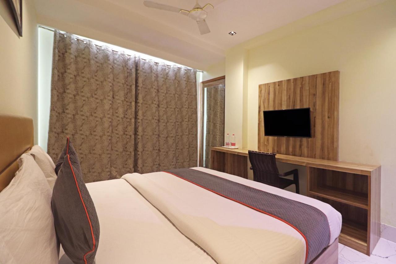 Hotel Good Vibe Near Delhi Igi Airport 뉴델리 외부 사진