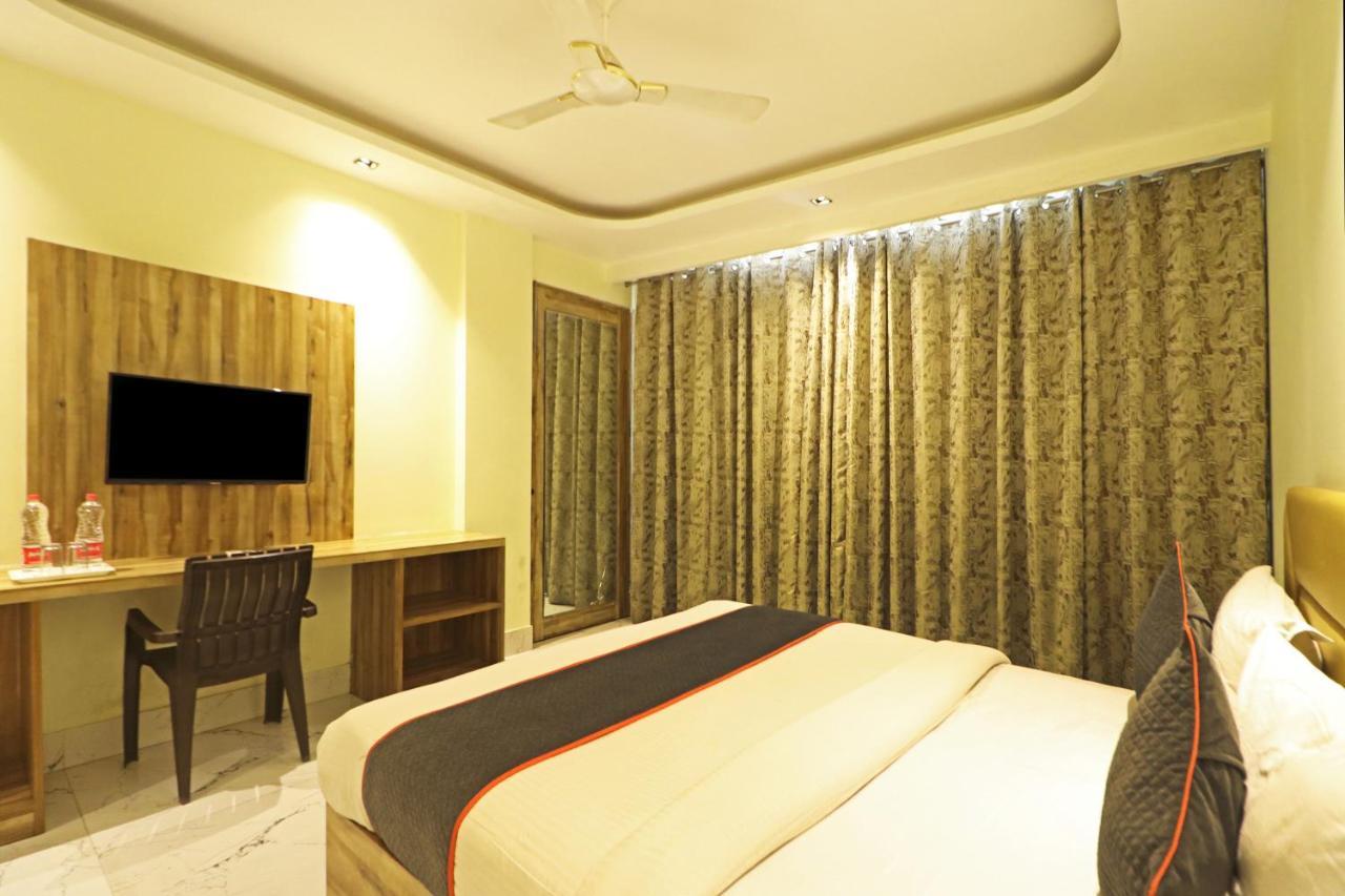 Hotel Good Vibe Near Delhi Igi Airport 뉴델리 외부 사진