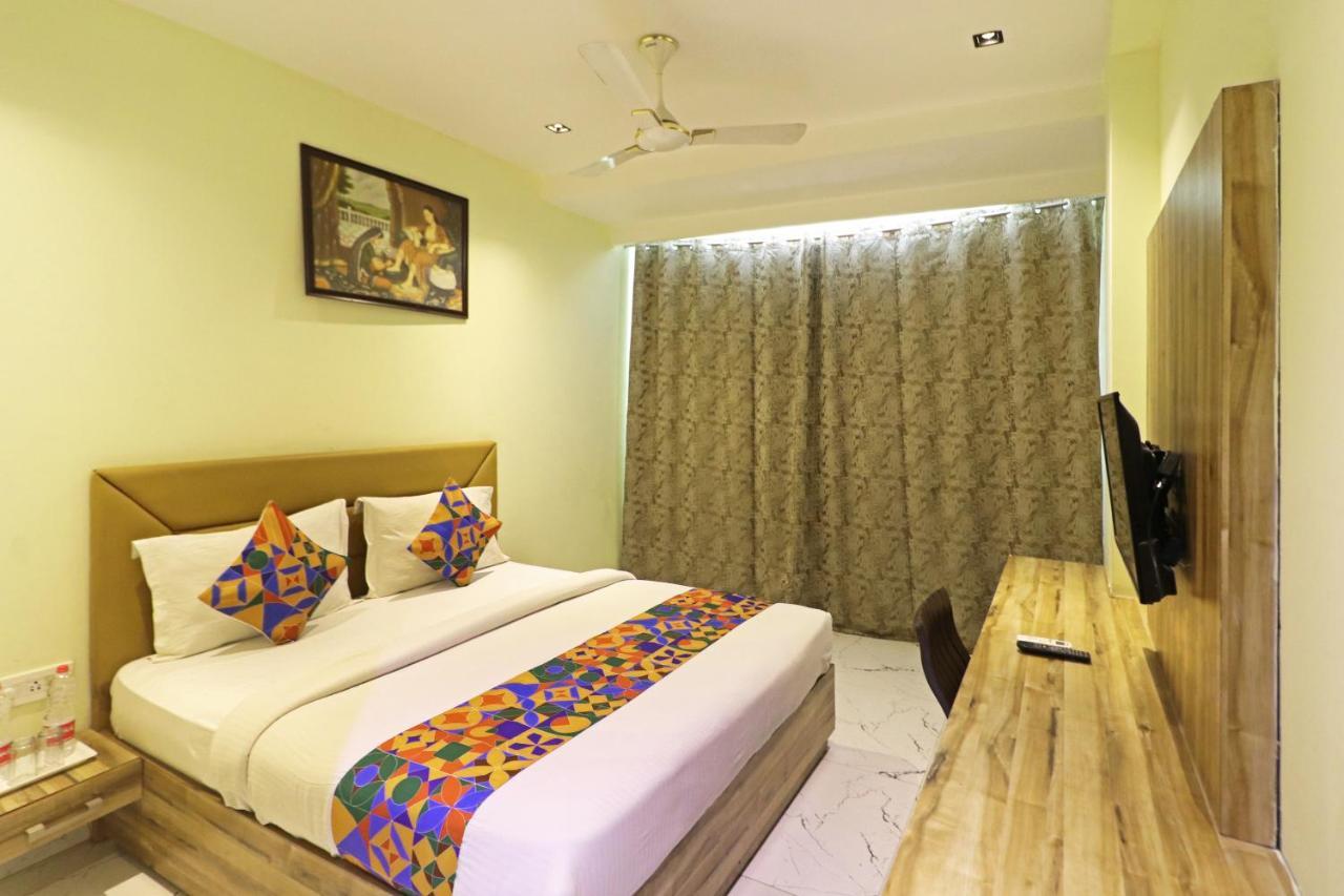 Hotel Good Vibe Near Delhi Igi Airport 뉴델리 외부 사진