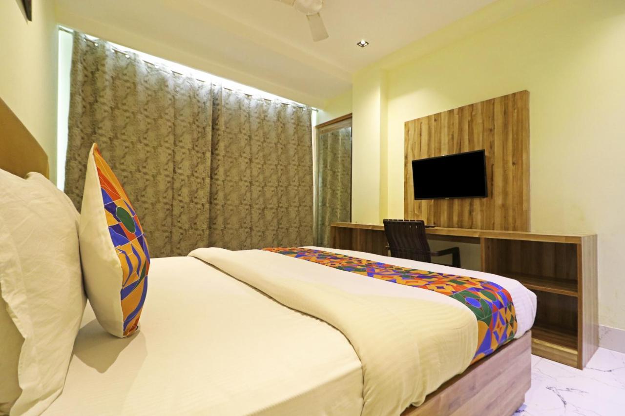 Hotel Good Vibe Near Delhi Igi Airport 뉴델리 외부 사진