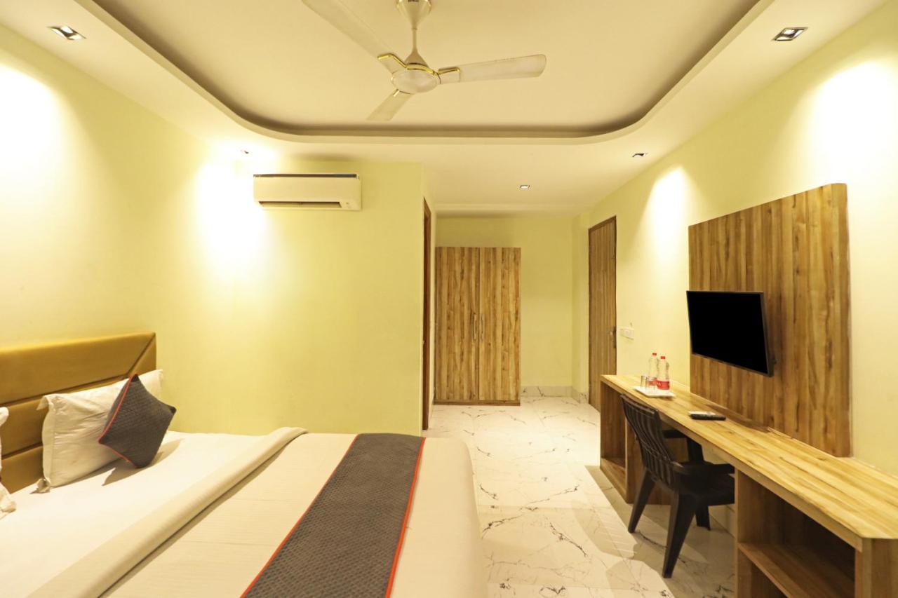 Hotel Good Vibe Near Delhi Igi Airport 뉴델리 외부 사진